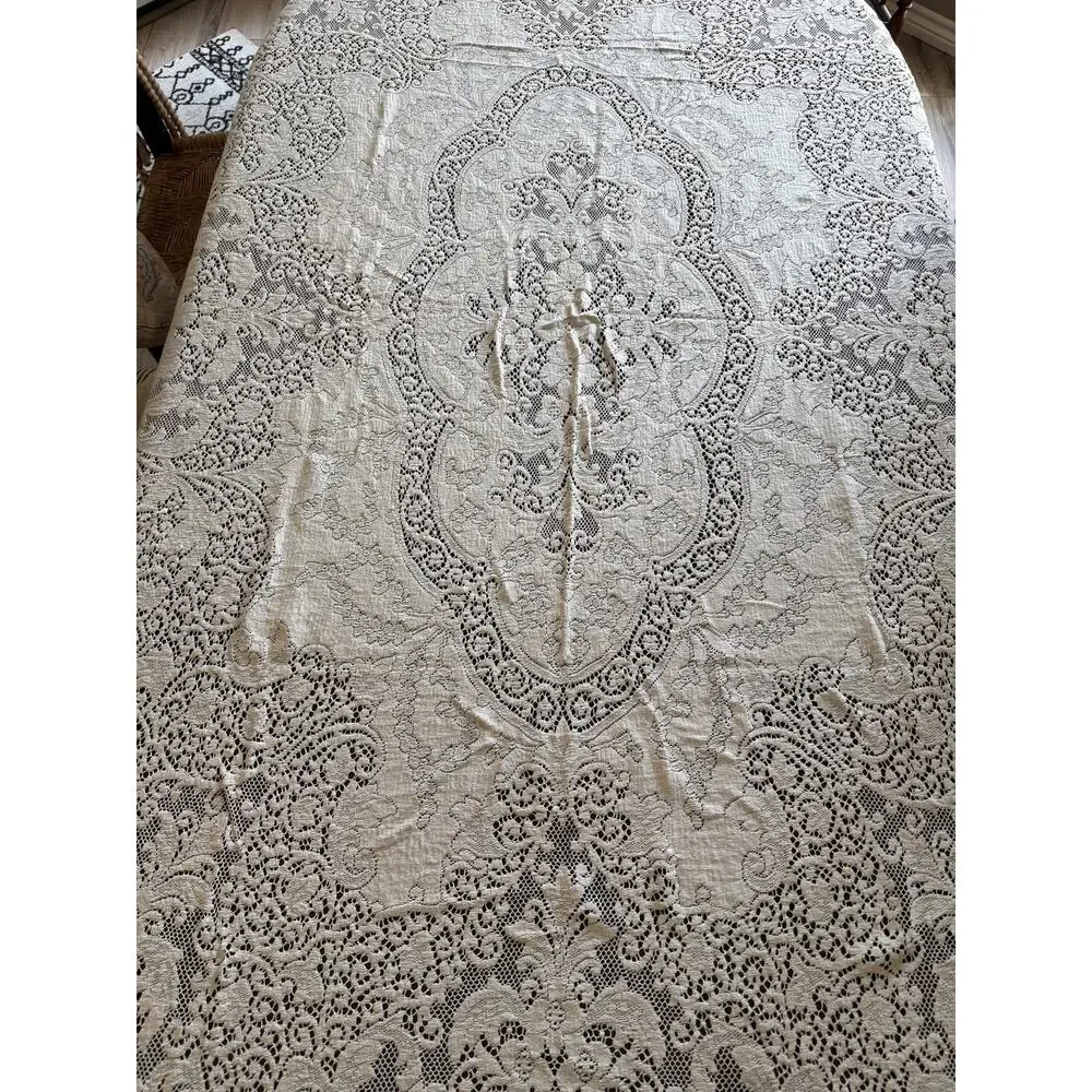 Vintage Ivory Lace Tablecloth 77”x50” Floral Medallion Picot Edge Rectangle